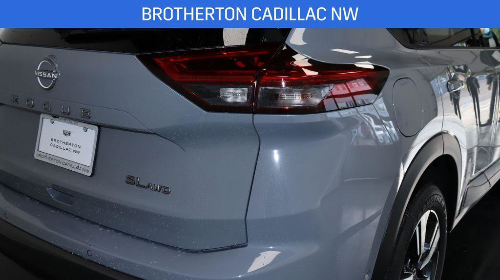 Used 2025 Nissan Rogue SL w/ SL Premium Package image 14