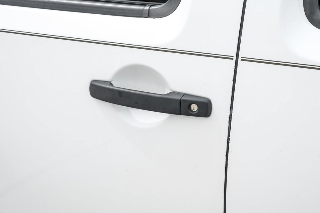Used 2018 Nissan Frontier SV RWD image 36