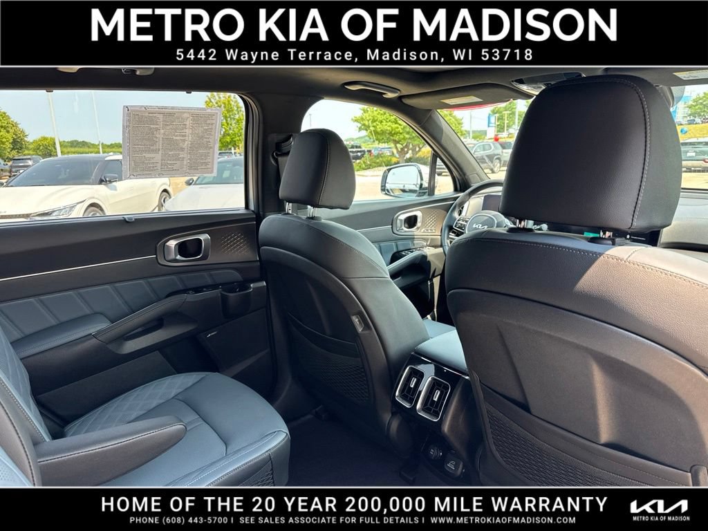Used 2025 Kia Sorento SX Prestige AWD/4WD image 45