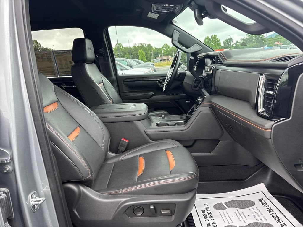Used 2024 GMC Sierra 2500 AT4 w/ AT4 Preferred Package AWD/4WD image 14