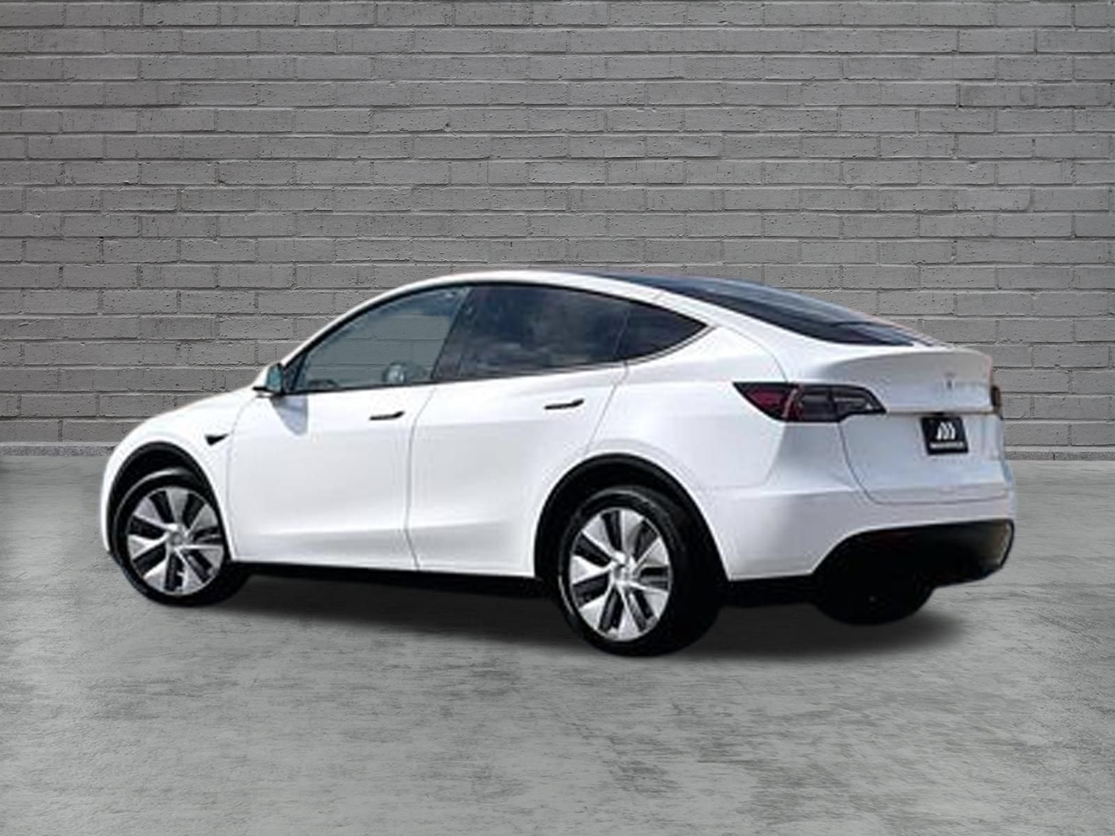 Used 2023 Tesla Model Y Long Range AWD/4WD image 3