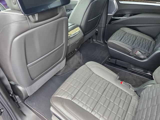 New 2026 Cadillac Escalade ESV Platinum Luxury AWD/4WD image 14
