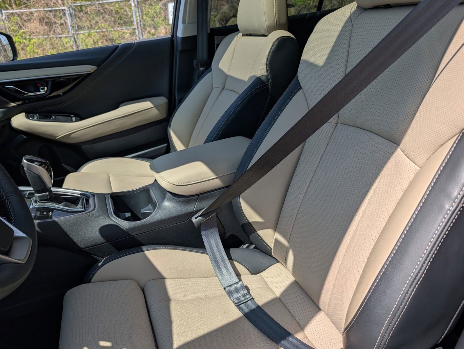 Used 2025 Subaru Outback Limited AWD/4WD image 16