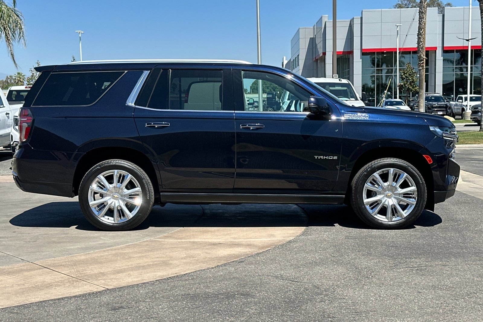 Certified 2023 Chevrolet Tahoe High Country w/ Premium Package AWD/4WD image 3