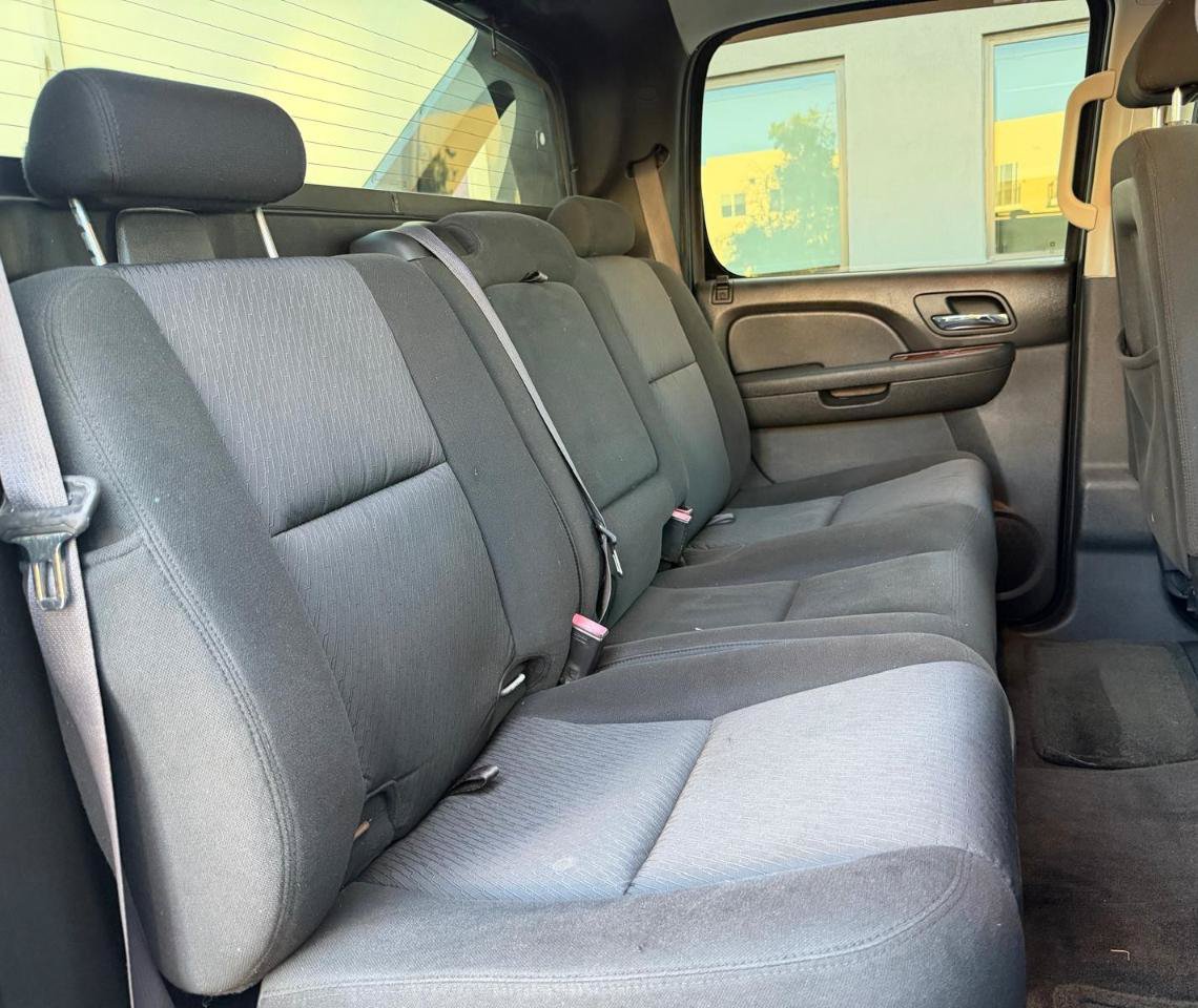 Used 2011 Chevrolet Avalanche LS w/ Convenience Package RWD image 17