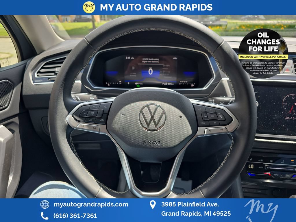 Used 2023 Volkswagen Tiguan SE AWD/4WD image 14