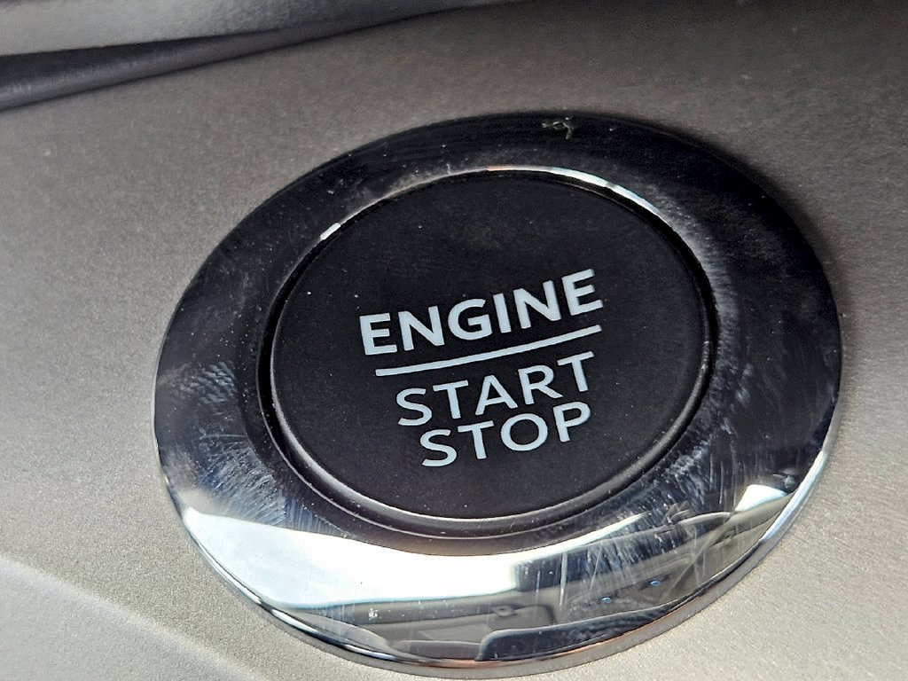Used 2024 Ford Explorer XLT AWD/4WD image 22