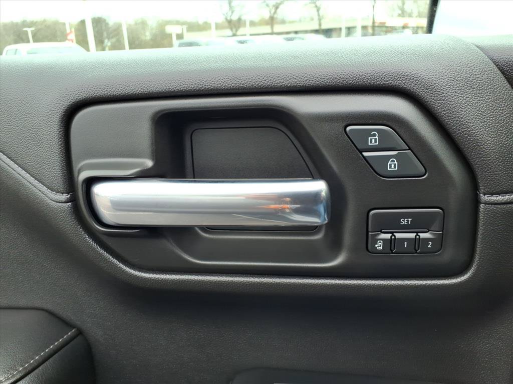 Used 2019 Chevrolet Silverado 1500 High Country AWD/4WD image 16