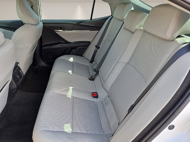 Used 2025 Toyota Camry XLE FWD image 14