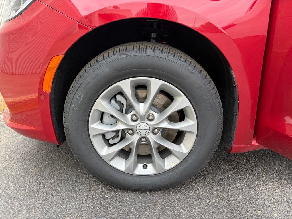 New 2026 Chrysler Pacifica Select AWD/4WD image 34