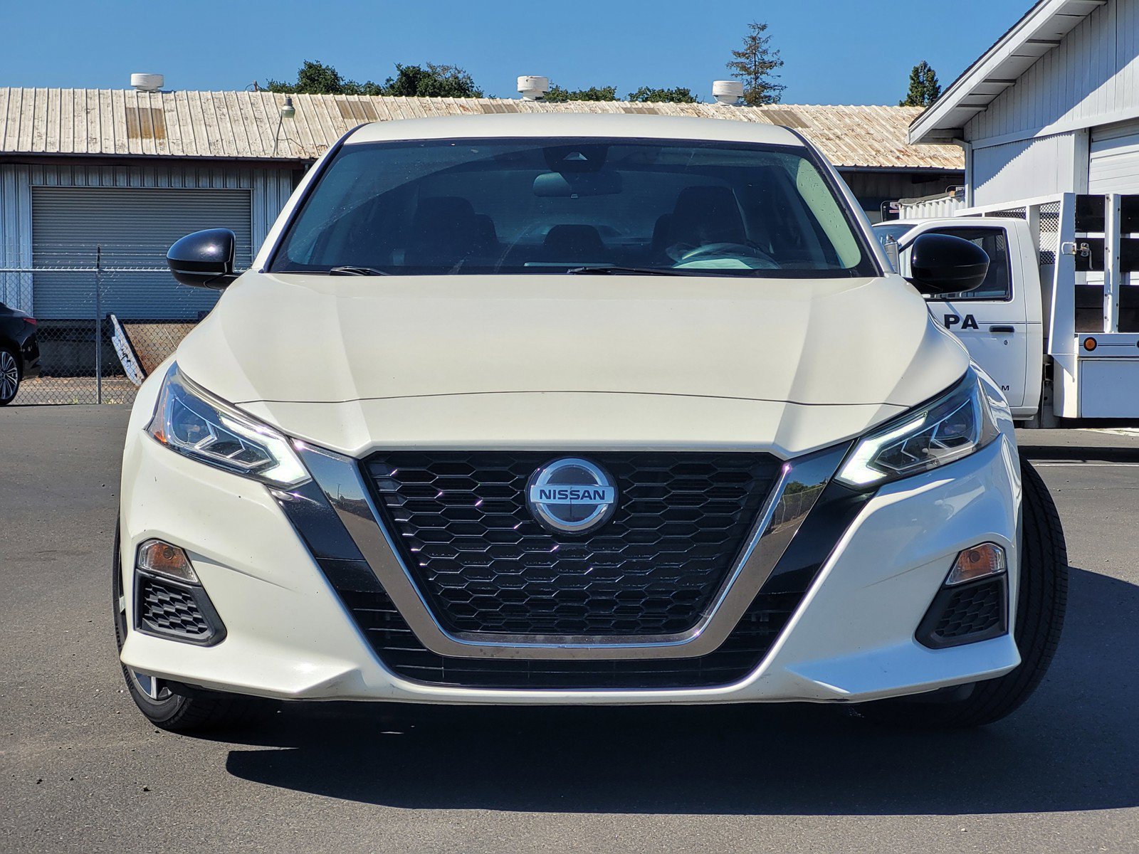 Used 2020 Nissan Altima 2.5 SR FWD image 2