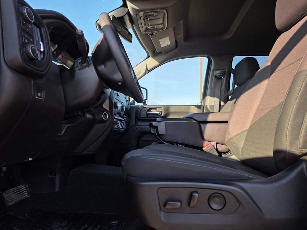 Used 2025 Chevrolet Silverado 2500 Custom w/ Custom Value Package image 11