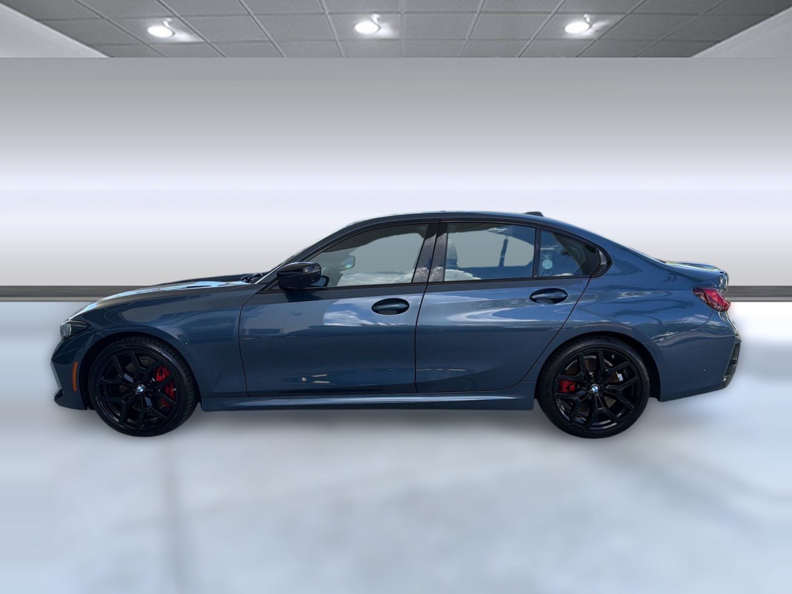 Used 2026 BMW 330i Sedan w/ M Sport Package RWD image 2