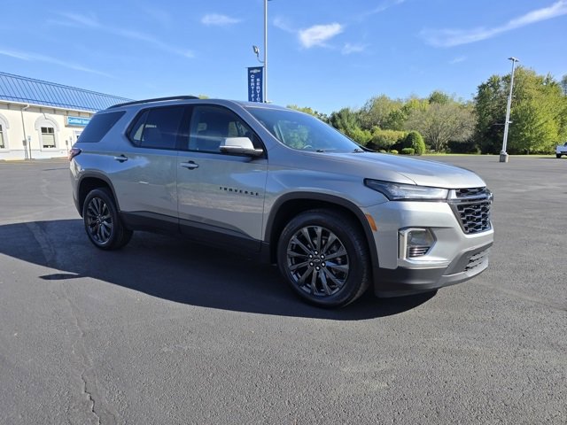 Used 2023 Chevrolet Traverse RS w/ LPO, Floor Liner Package image 5