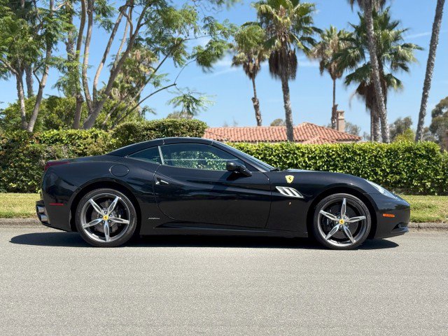 Used 2014 Ferrari California image 9