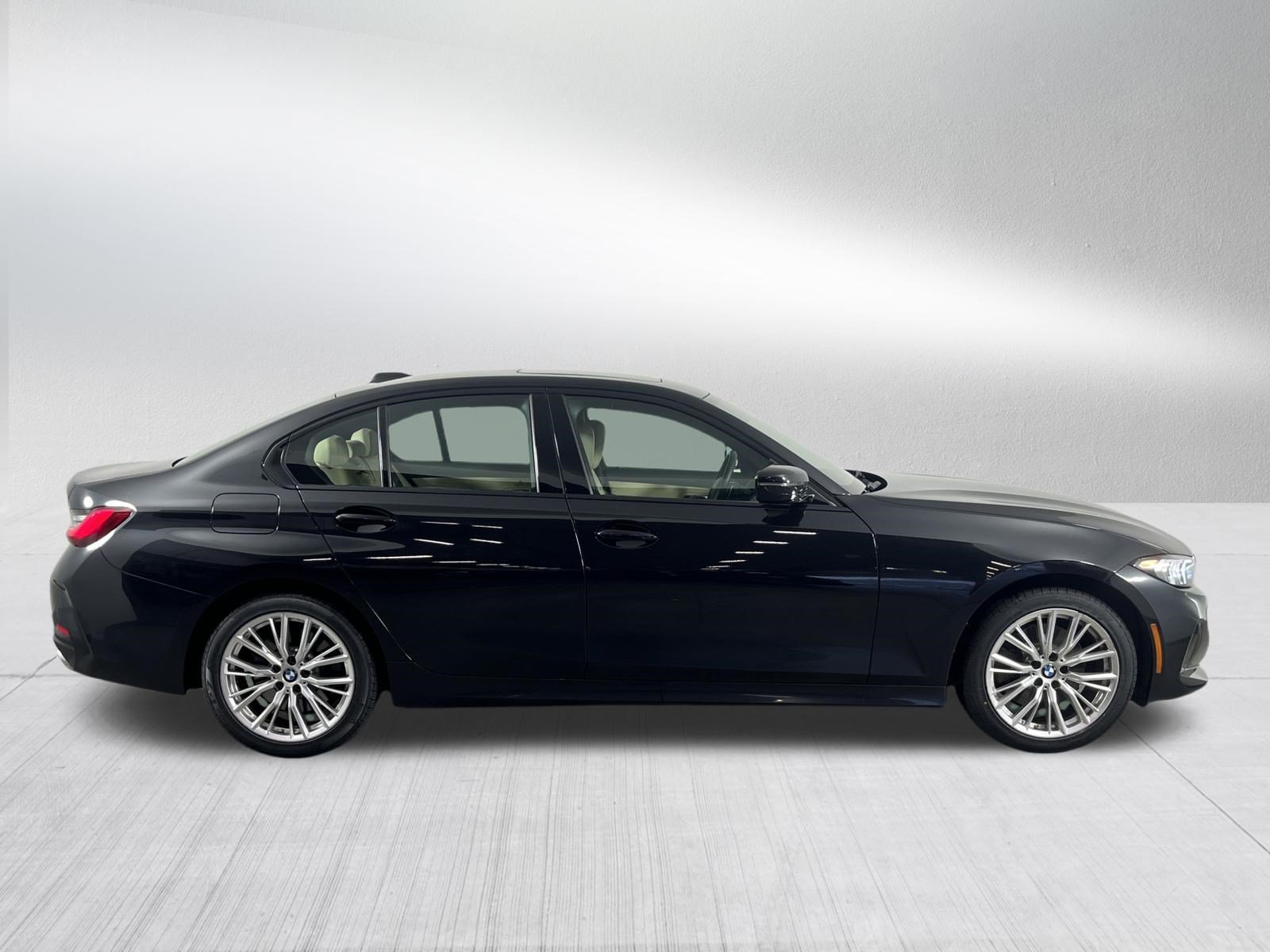 Used 2023 BMW 330i xDrive Sedan w/ Driving Assistance Package AWD/4WD image 8