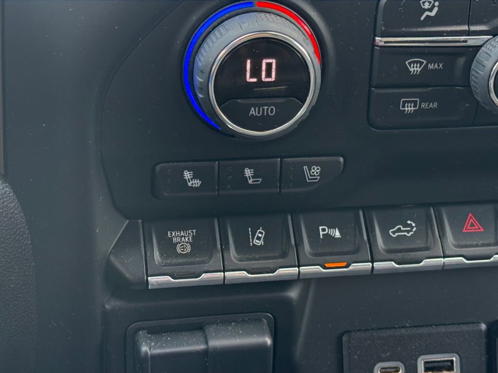 Used 2022 Chevrolet Silverado 2500 High Country w/ Z71 Off-Road Package AWD/4WD image 30