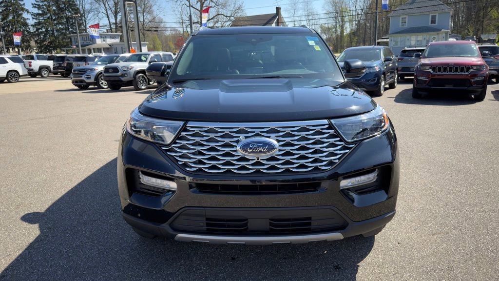 Used 2022 Ford Explorer Platinum w/ Equipment Group 601A AWD/4WD image 3