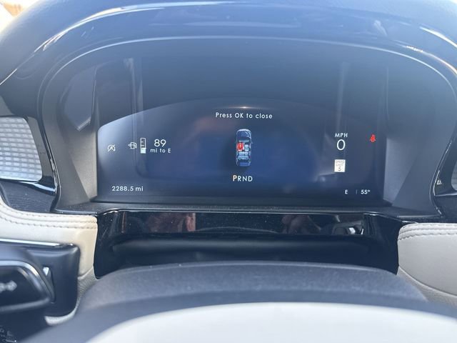 Used 2025 Lincoln Corsair Premiere image 12