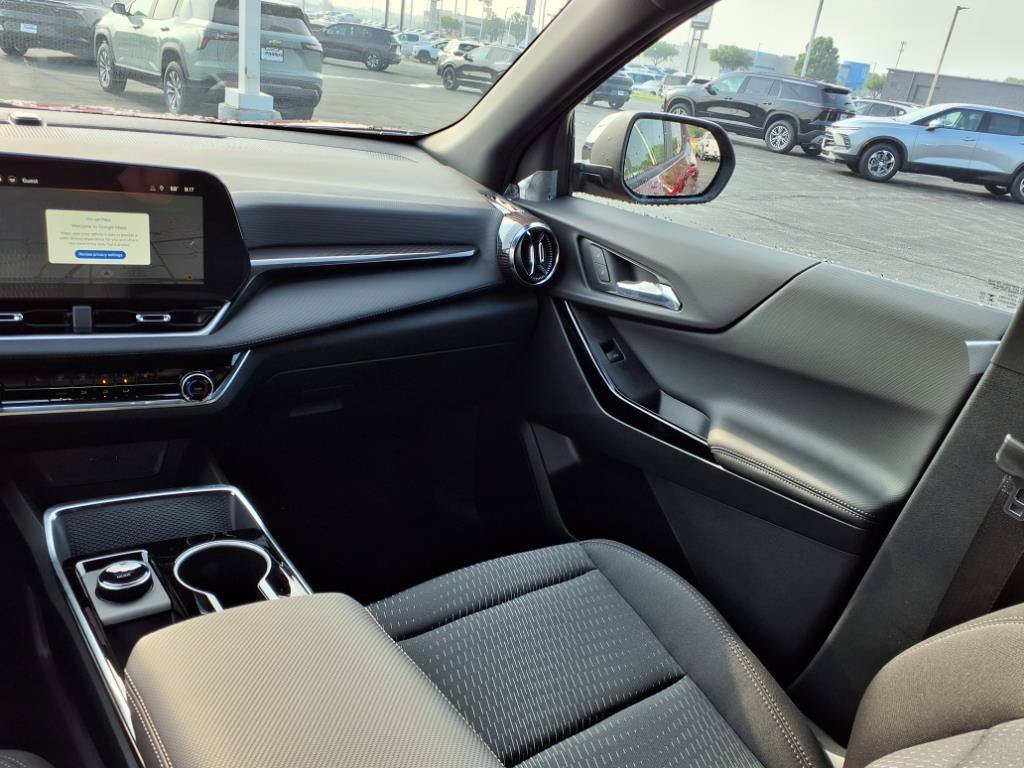 New 2026 Chevrolet Equinox LT w/ Midnight Edition FWD image 14