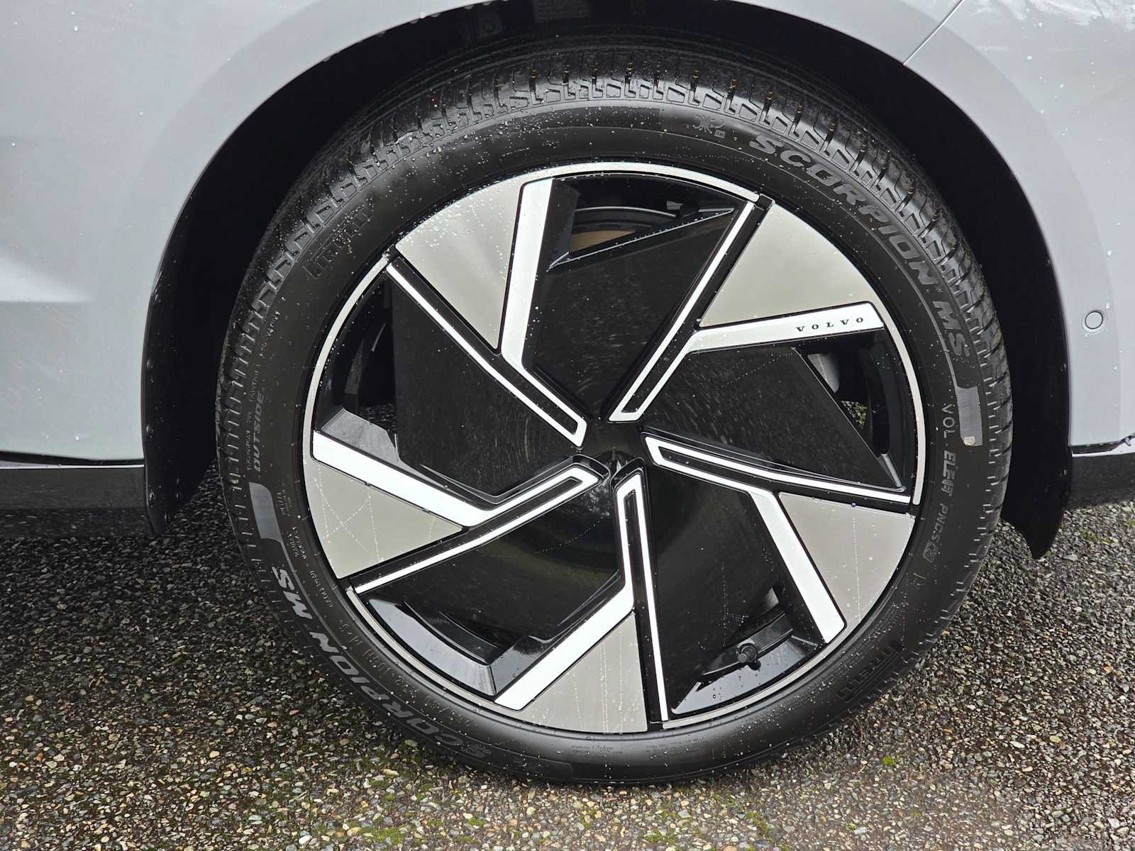 New 2025 Volvo EX90 Ultra w/ Protection Package Premier AWD/4WD image 9