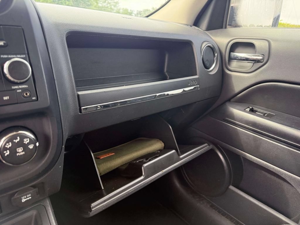 Used 2015 Jeep Patriot Latitude FWD image 20