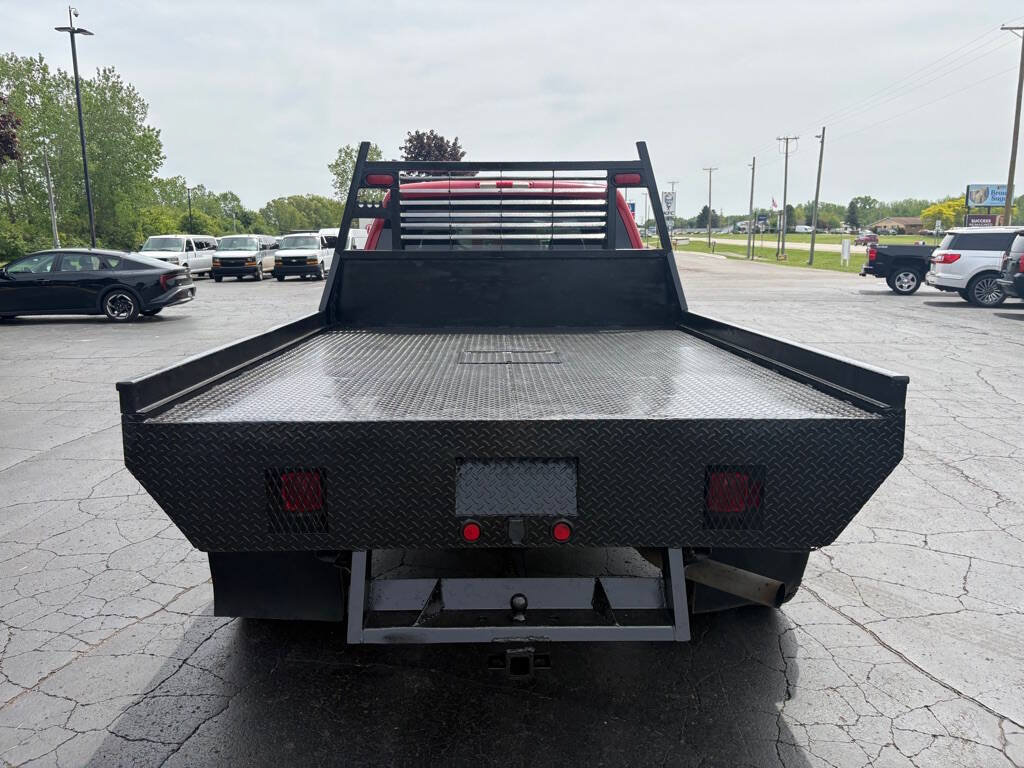 Used 2005 GMC Sierra 3500 SLT w/ Heavy-Duty Power Package AWD/4WD image 9