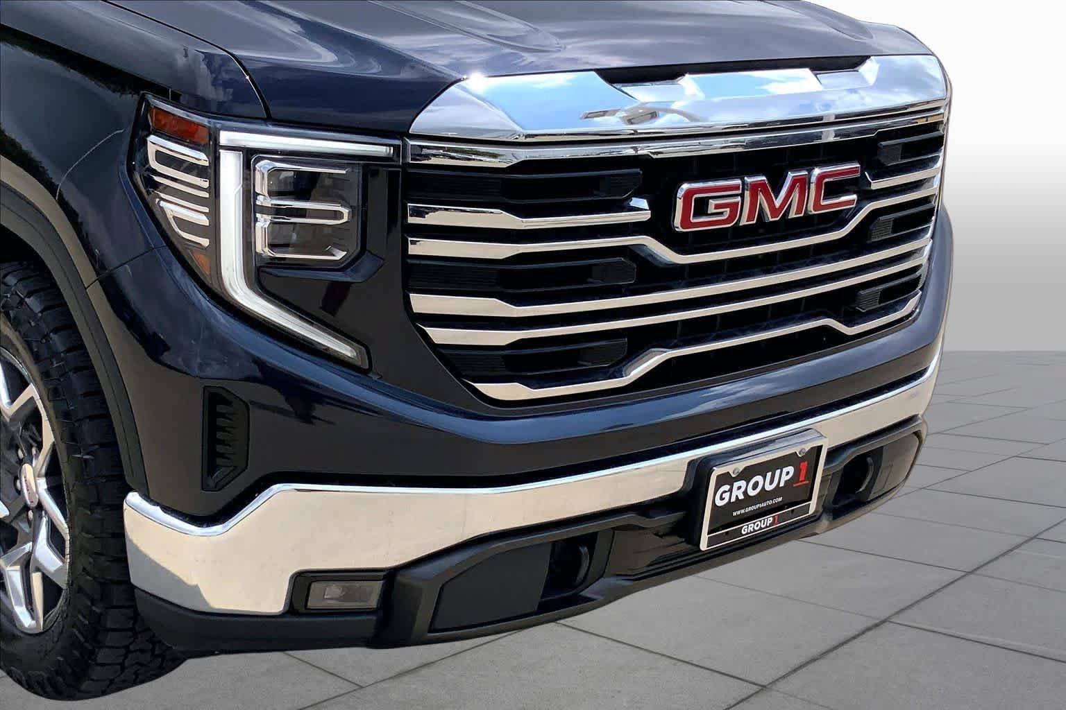 Used 2023 GMC Sierra 1500 SLT AWD/4WD image 29