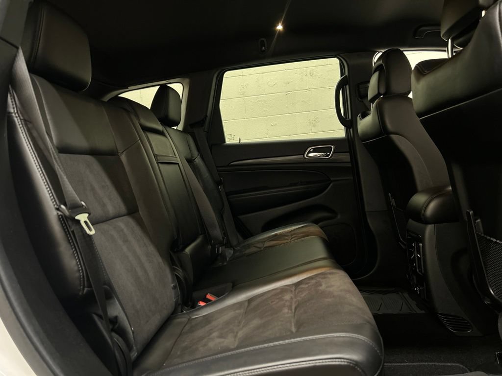 Used 2020 Jeep Grand Cherokee Altitude AWD/4WD image 9