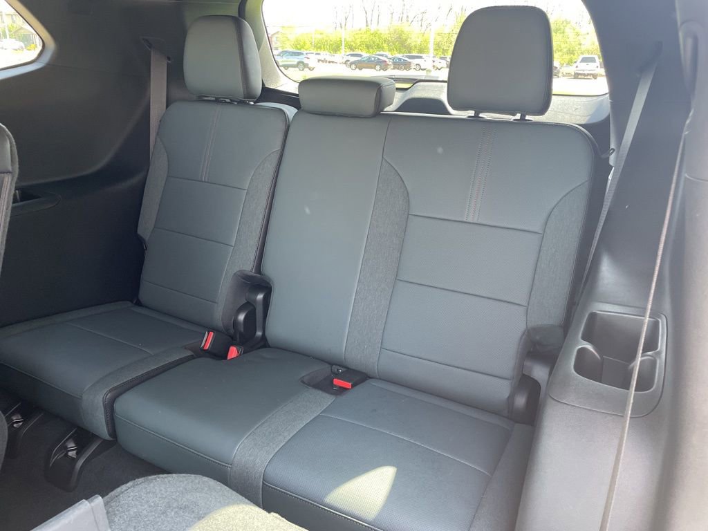 Used 2025 GMC Acadia AT4 w/ LPO, Floor Liner Package image 13
