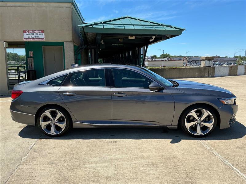 Used 2018 Honda Accord Touring image 8