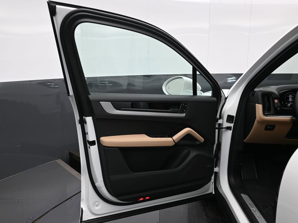 New 2026 Porsche Cayenne image 8