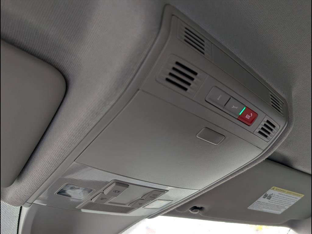 Used 2024 Volkswagen Tiguan S image 21