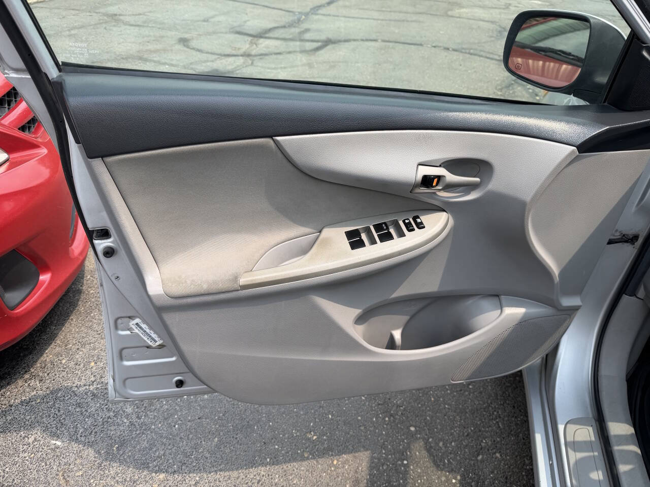 Used 2012 Toyota Corolla LE FWD image 10