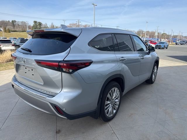 Used 2025 Toyota Highlander Platinum image 7