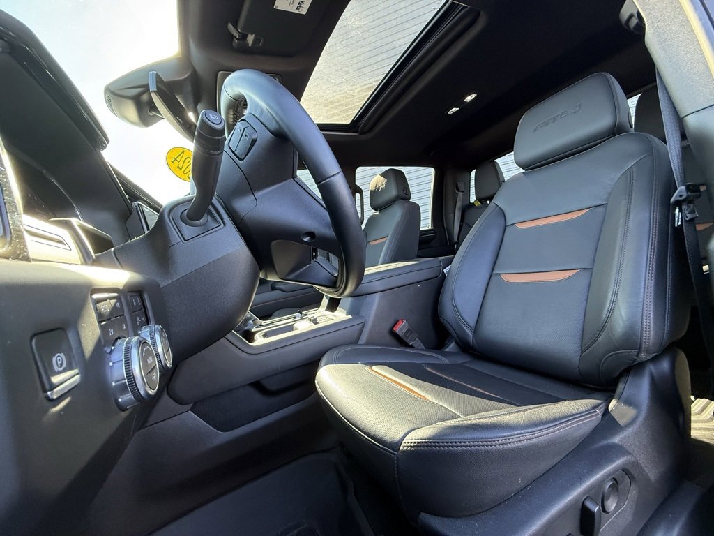 Used 2024 GMC Sierra 2500 AT4 w/ AT4 Preferred Package image 4