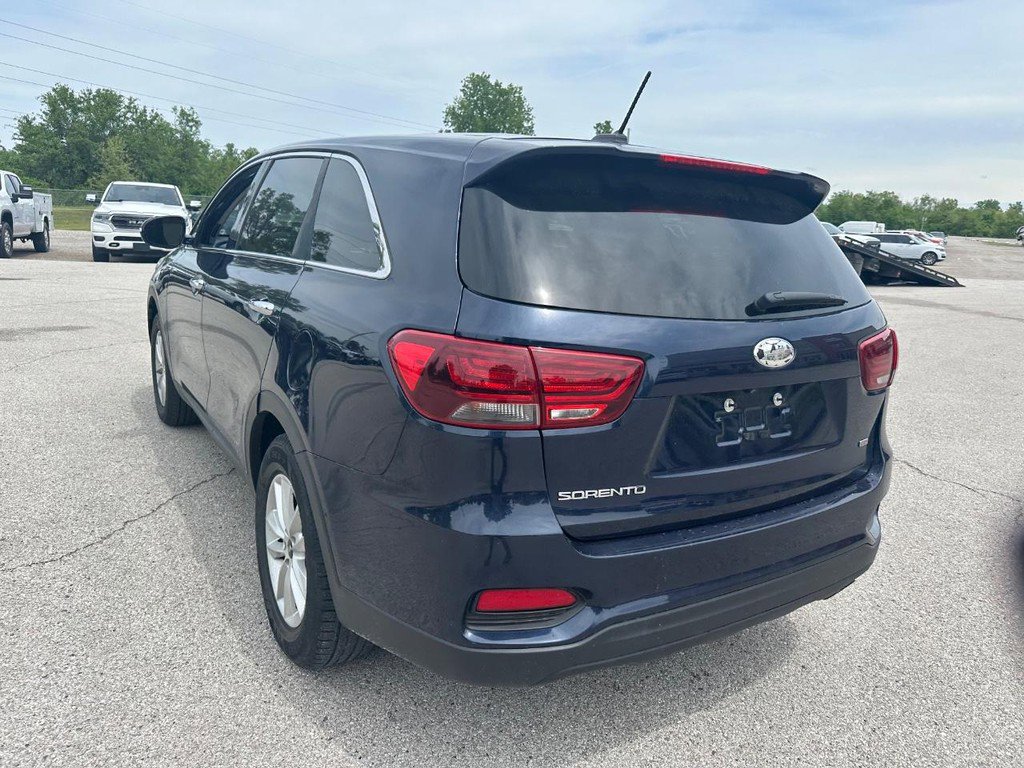 Used 2019 Kia Sorento LX FWD image 5