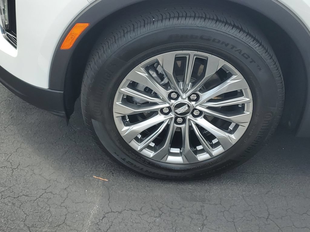 Certified 2025 Cadillac XT4 Premium Luxury w/ Technology Package FWD image 11