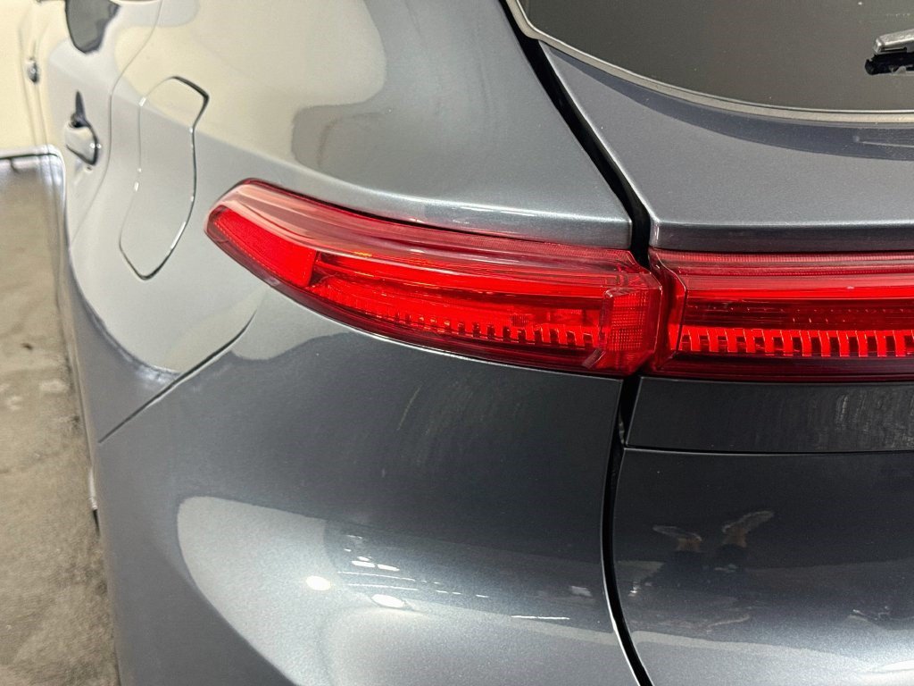 Used 2024 Toyota Venza LE AWD/4WD image 35