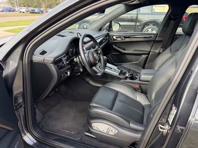 Used 2024 Porsche Macan Turbo image 14
