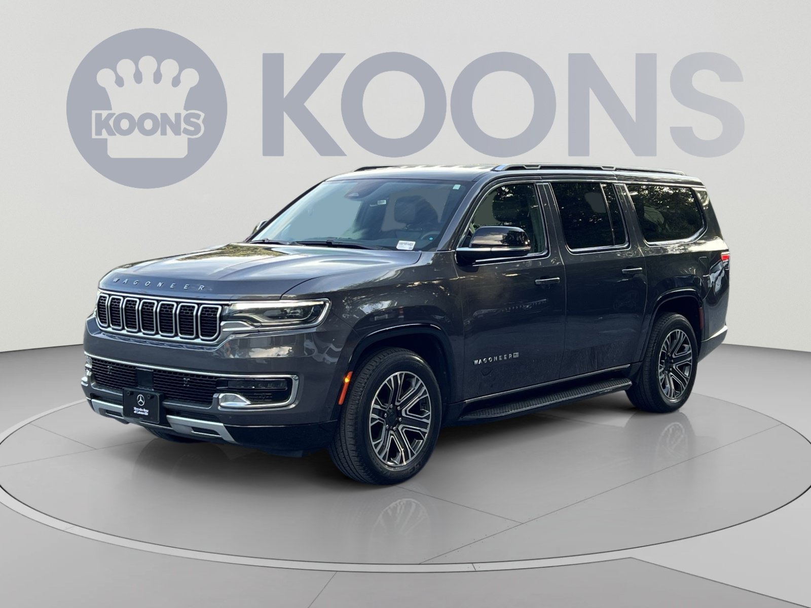 Used 2024 Jeep Wagoneer L Series II w/ Flexible Seating Group AWD/4WD image 5