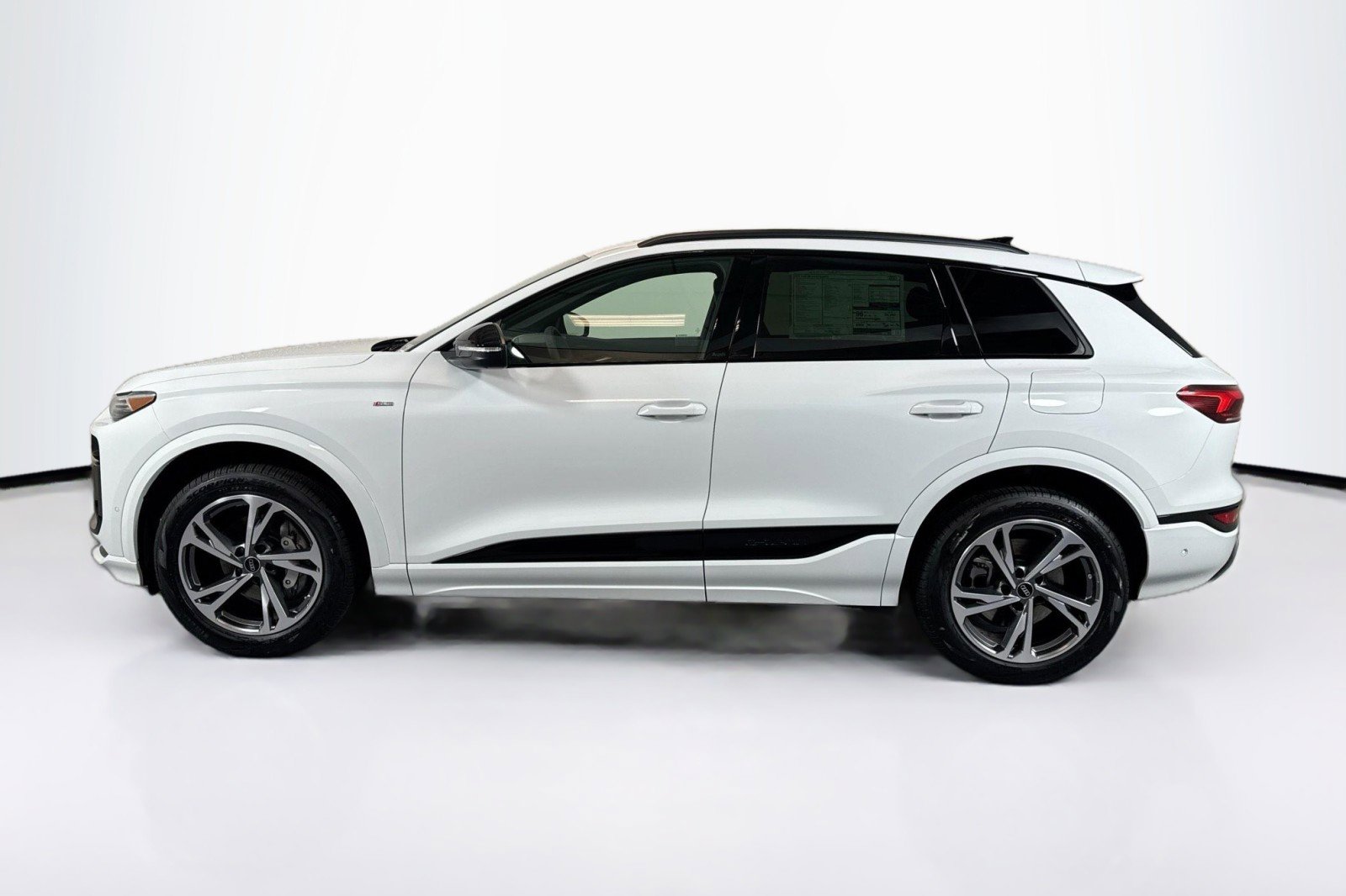 New 2027 Audi Q6 e-tron Premium Plus image 8