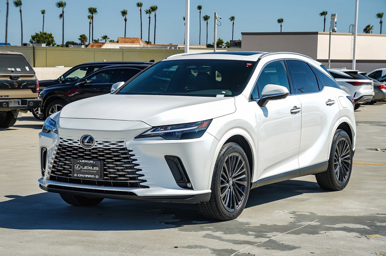 Used 2025 Lexus RX 350h w/ Convenience Package AWD/4WD image 3