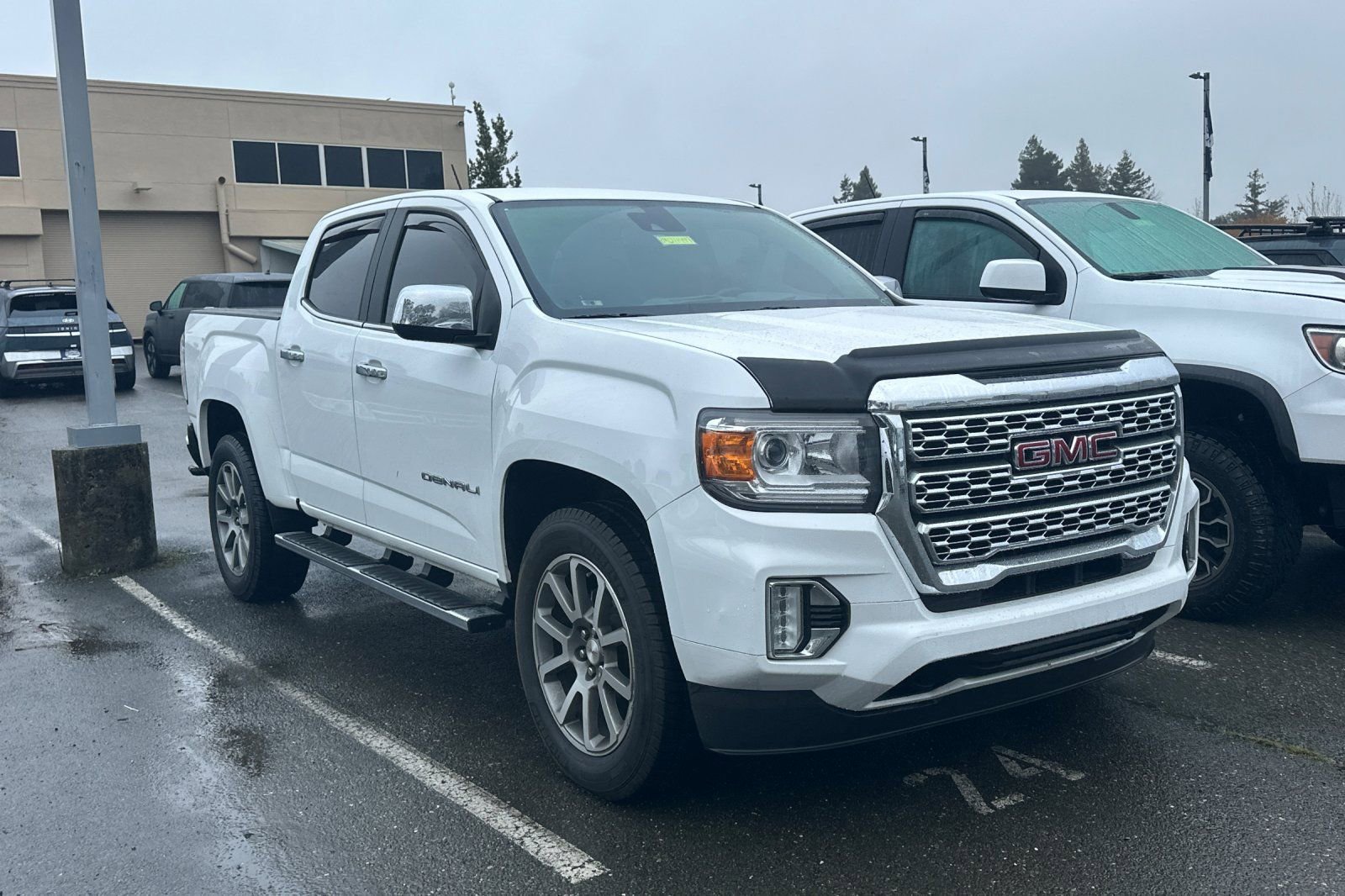 Used 2021 GMC Canyon Denali image 2