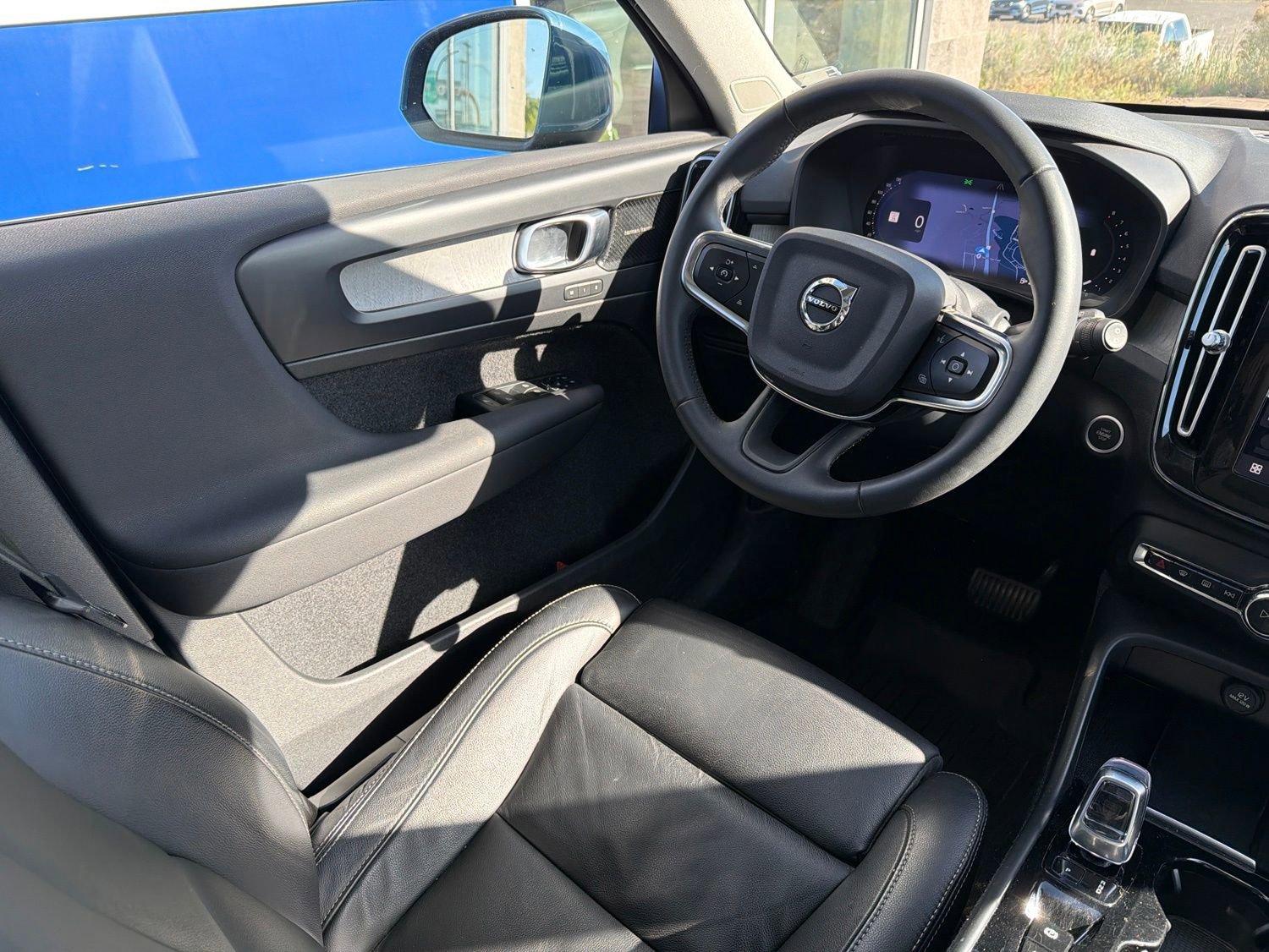Used 2023 Volvo XC40 B5 Ultimate w/ Protection Package Premier AWD/4WD image 12