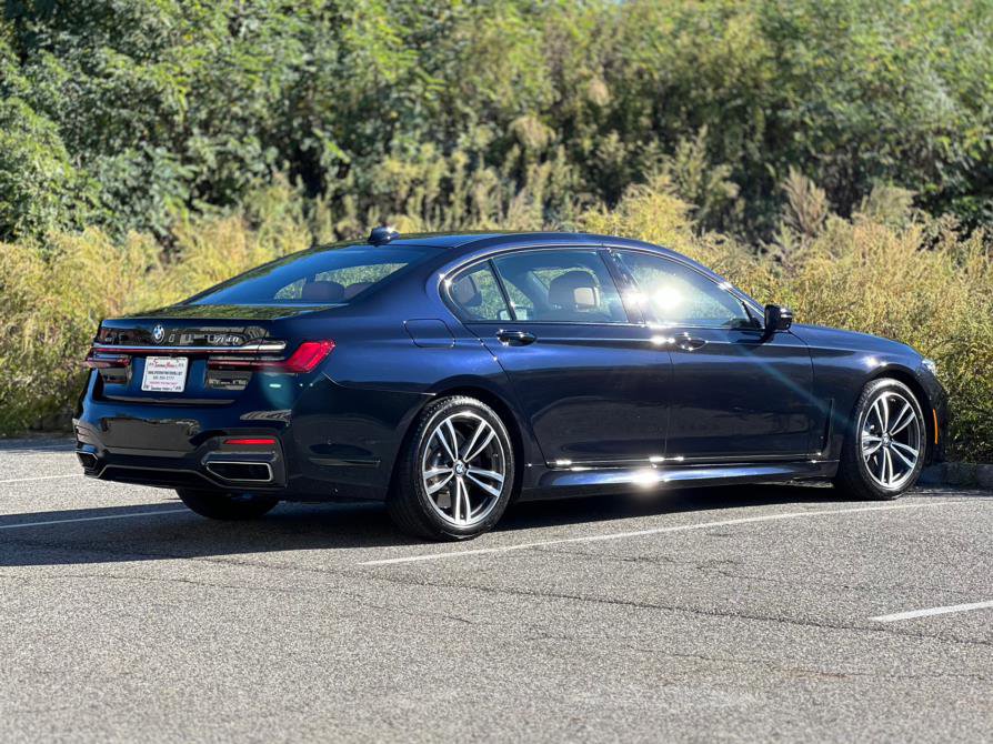 Used 2022 BMW 750i xDrive w/ M Sport Package image 8