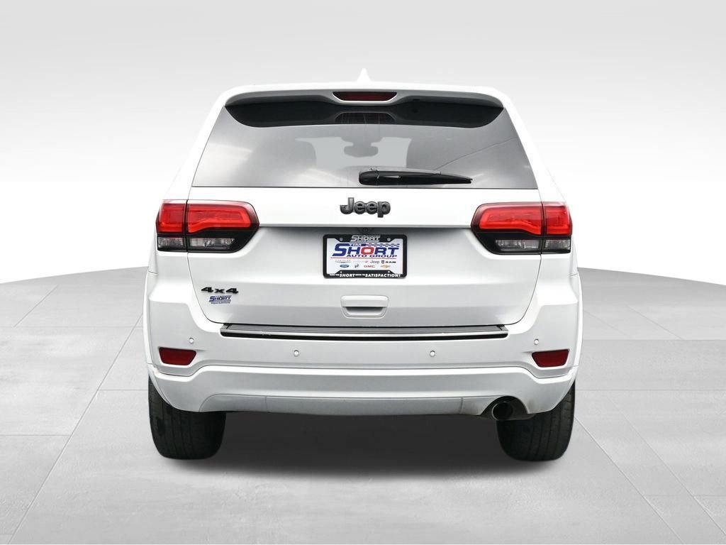 Used 2018 Jeep Grand Cherokee Altitude AWD/4WD image 4