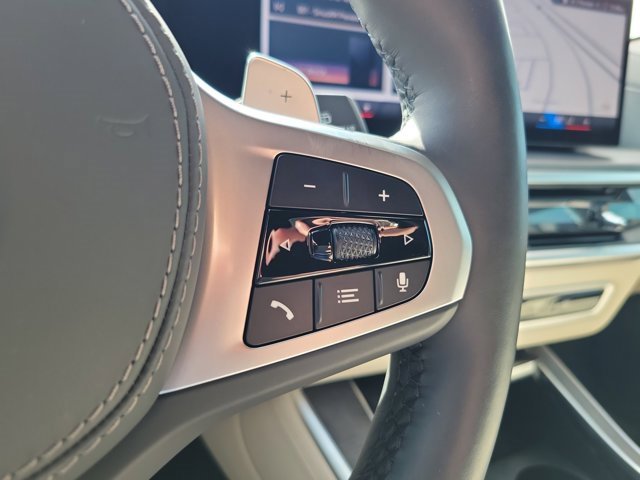 Used 2025 BMW X5 xDrive40i w/ Executive Package image 25