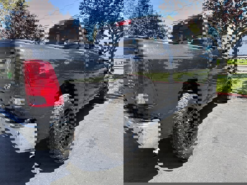 Used 2017 RAM 1500 Classic SLT image 11