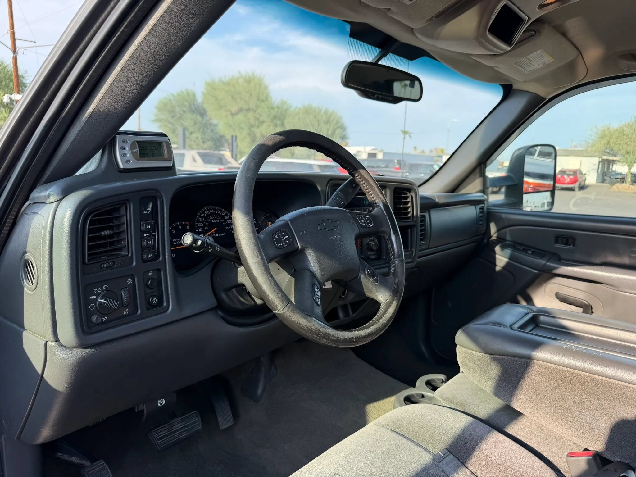 Used 2006 Chevrolet Silverado 2500 LT w/ Heavy-Duty Power Package AWD/4WD image 20